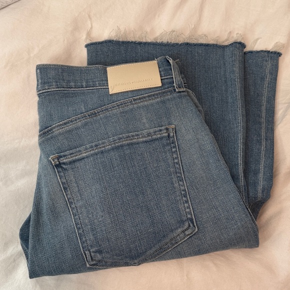 LIKE NEW Citizens of Humanity Isola Cropped Flaired Jeans - Picture 6 of 9